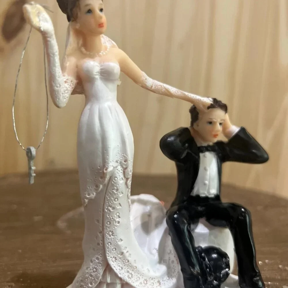 Poly Resin Wedding Cake Topper Funny Couple Figurine Decoration Gift